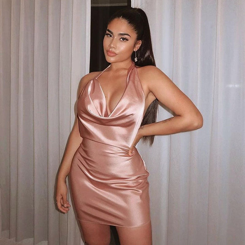 LÉNA – Robe de soirée en satin dos nu à col en V sans manches coupe mini