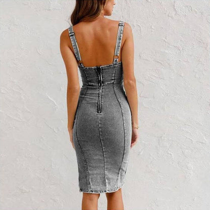 Maëlle – Robe en Jean à Bretelles Décolleté U, Coupe Slim avec Fente Chic